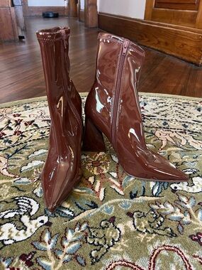 Steve Madden Brown Patent Pointed Toe Sculpted Block Heel Boots